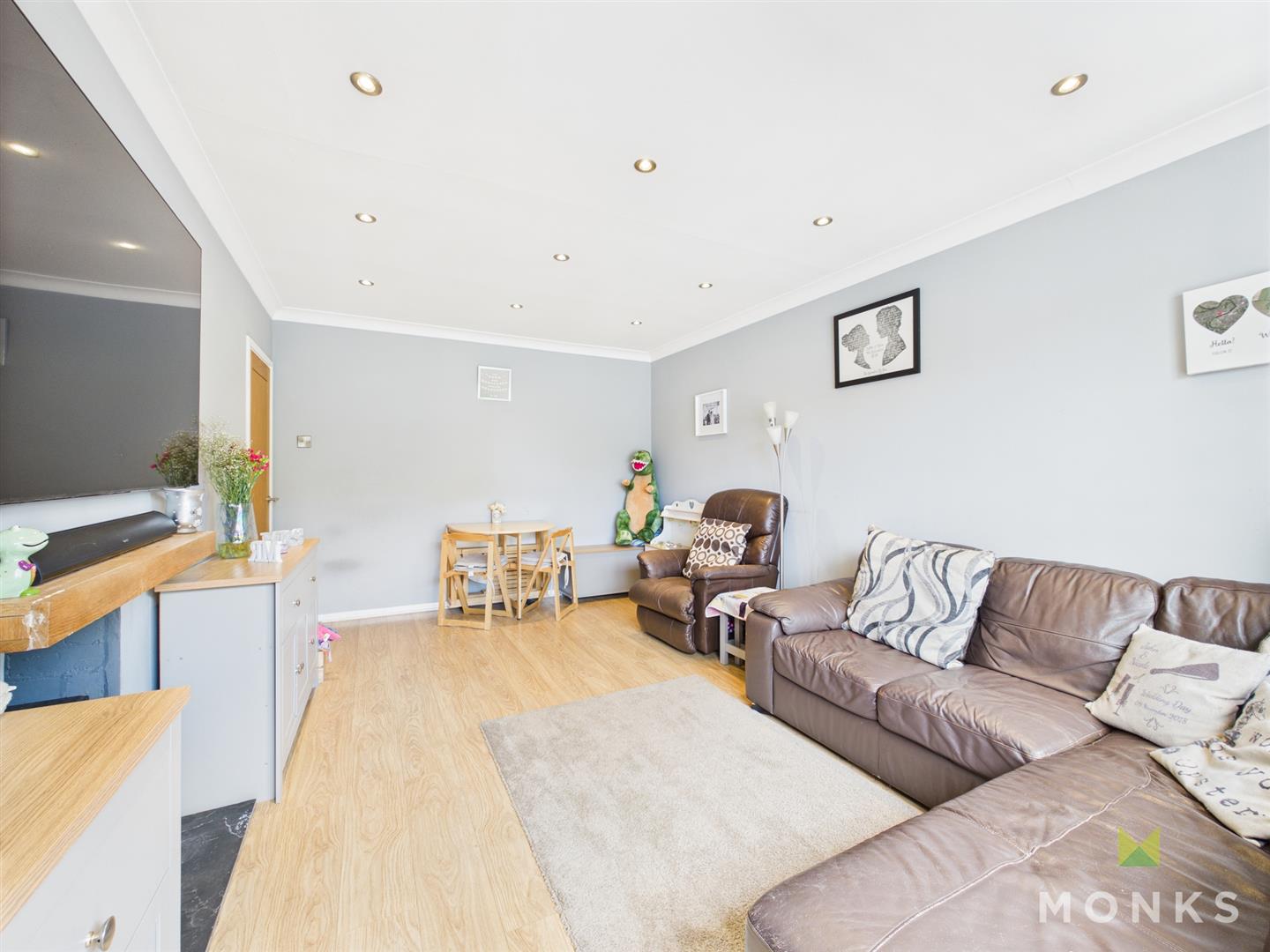 3 Rosehill Close, Oswestry, SY11 4DY SSTC